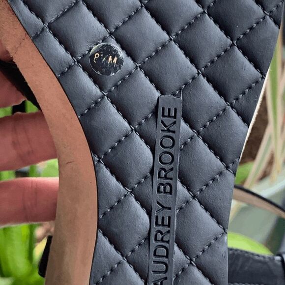 Aubrey Brooke Women's Perforated Ankle Strappy Wedge Sandals Black Size 8.5 - Picture 13 of 14